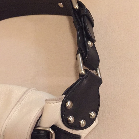 Black and white leather shoulder bag - Picture 3 of 4